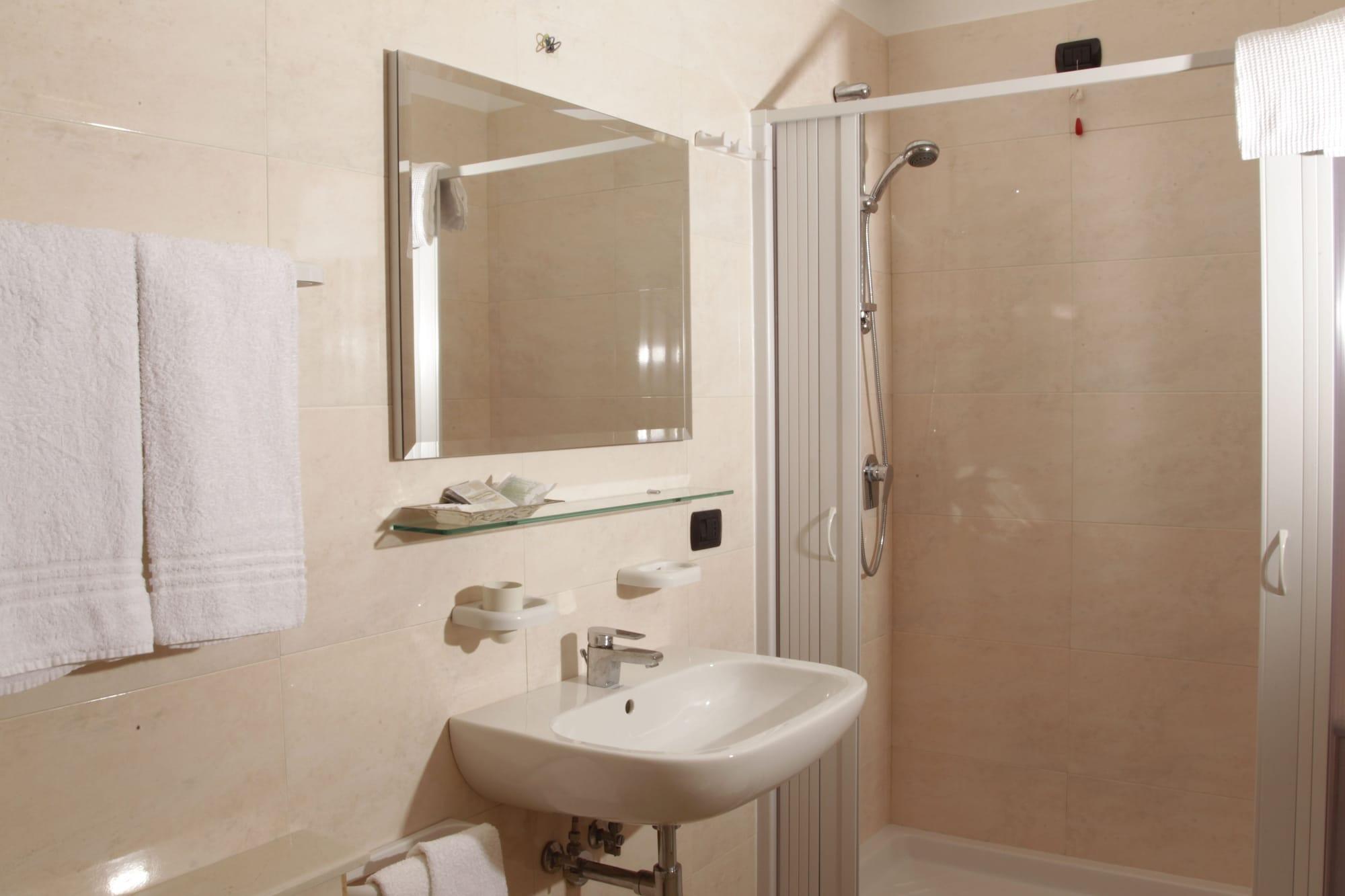 Hotel Club Bellavista ヴィエステ エクステリア 写真