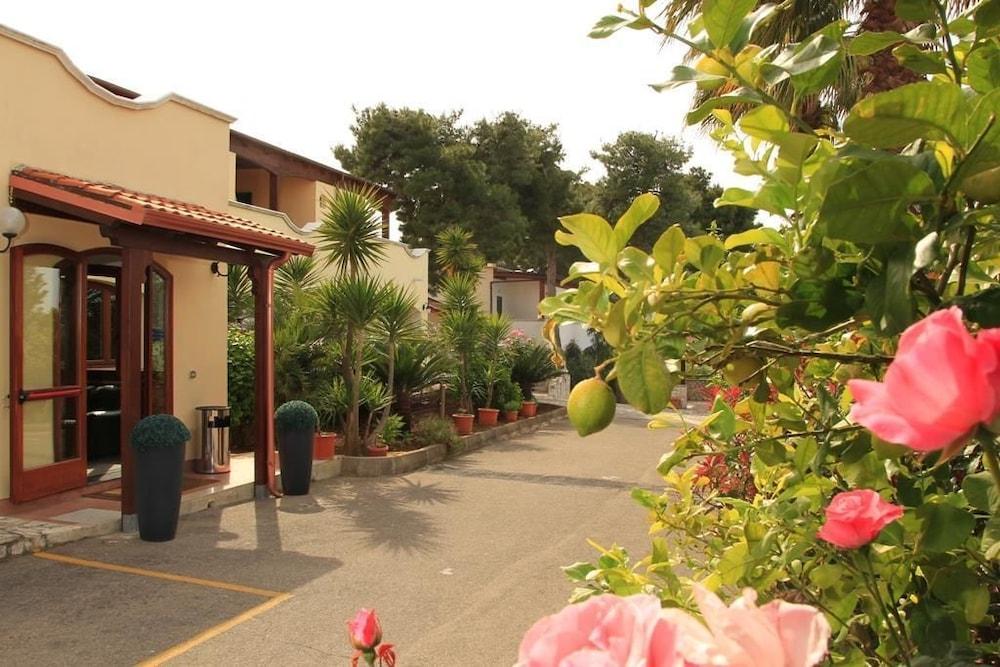 Hotel Club Bellavista ヴィエステ エクステリア 写真