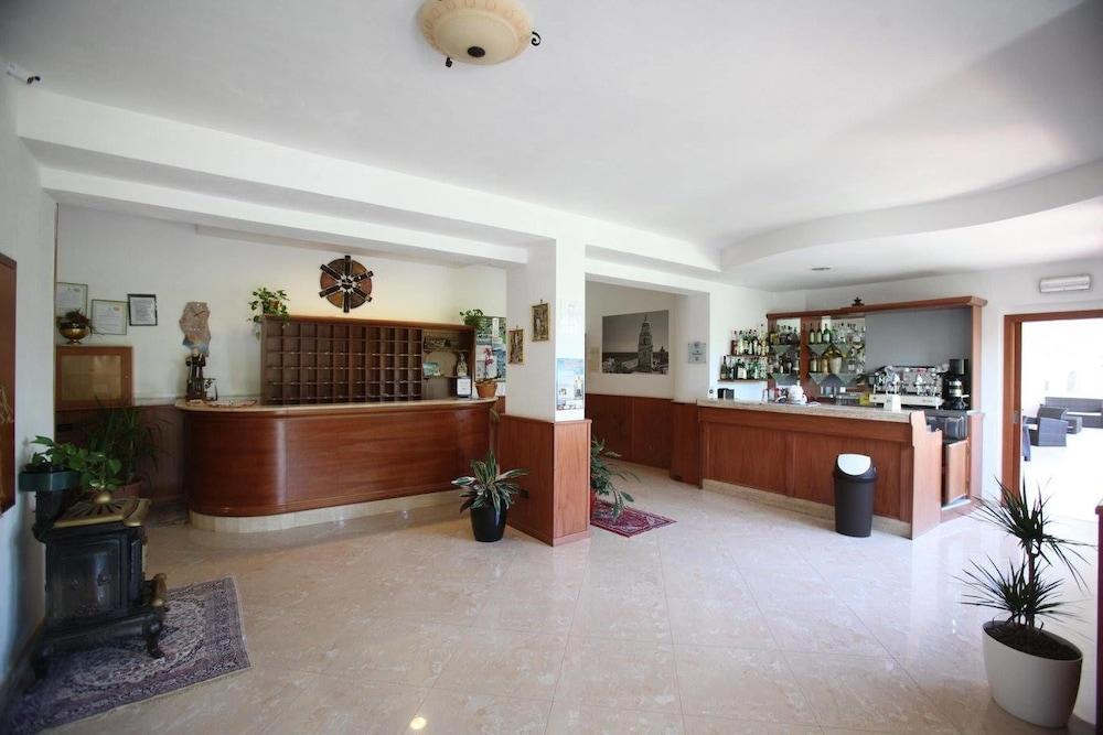 Hotel Club Bellavista ヴィエステ エクステリア 写真